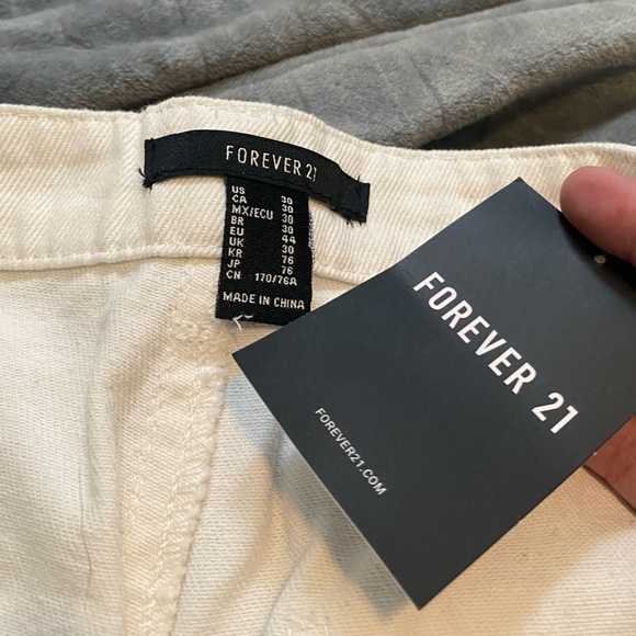 NWT Forever 21 White Cargo Pants - Picture 4 of 5